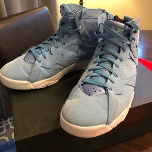 Men’s 9.5 air Jordan’s 7 retro shoes